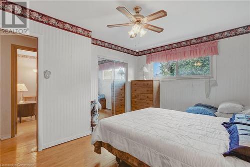 38 Dubarry Boulevard, Hamilton, ON - Indoor Photo Showing Bedroom