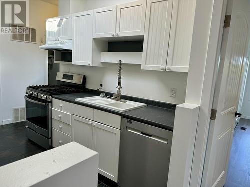 456 Gillett Street, Prince George, BC - Indoor Photo Showing Kitchen With Double Sink