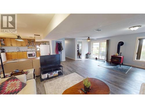 510 Dixon Street, Quesnel, BC - Indoor Photo Showing Living Room