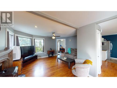 510 Dixon Street, Quesnel, BC - Indoor Photo Showing Living Room