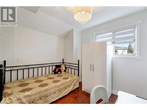 694 Mcclure Road, Kelowna, BC - Indoor Photo Showing Bedroom