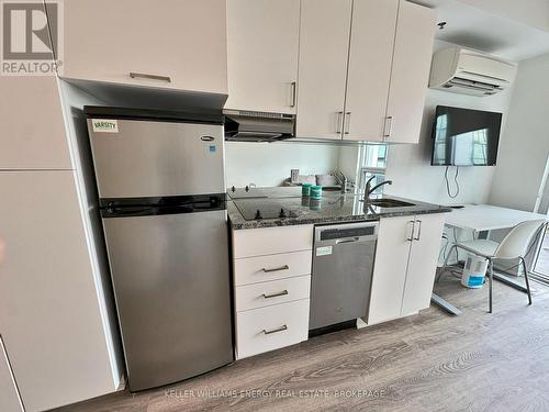 241 - 1900 Simcoe Street N, Oshawa (Samac), ON - Indoor Photo Showing Kitchen