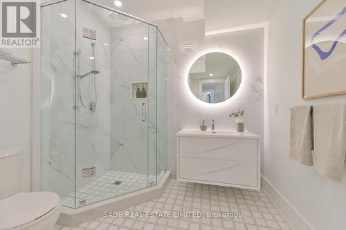 129 Beaconsfield Avenue, Toronto, ON - Indoor Photo Showing Bathroom