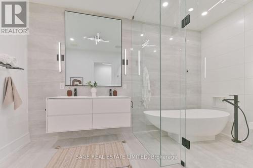 129 Beaconsfield Avenue, Toronto, ON - Indoor Photo Showing Bathroom