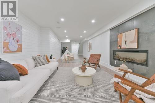 129 Beaconsfield Avenue, Toronto, ON - Indoor Photo Showing Living Room