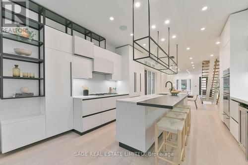 129 Beaconsfield Avenue, Toronto, ON - Indoor Photo Showing Kitchen With Upgraded Kitchen