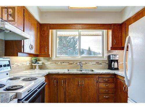 7697 Silver Star Road, Vernon, BC - Indoor Photo Showing Kitchen With Double Sink