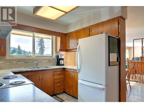 7697 Silver Star Road, Vernon, BC - Indoor Photo Showing Kitchen With Double Sink