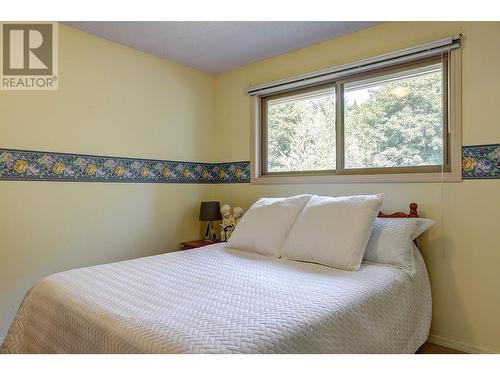 7697 Silver Star Road, Vernon, BC - Indoor Photo Showing Bedroom