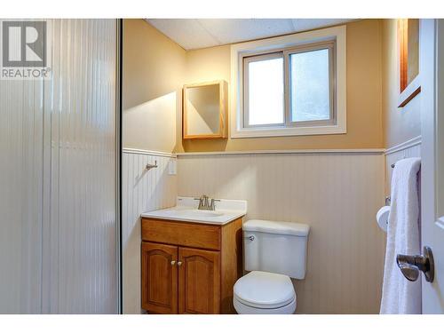 7697 Silver Star Road, Vernon, BC - Indoor Photo Showing Bathroom