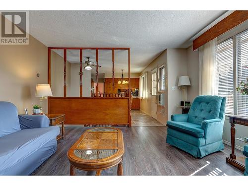 7697 Silver Star Road, Vernon, BC - Indoor Photo Showing Living Room