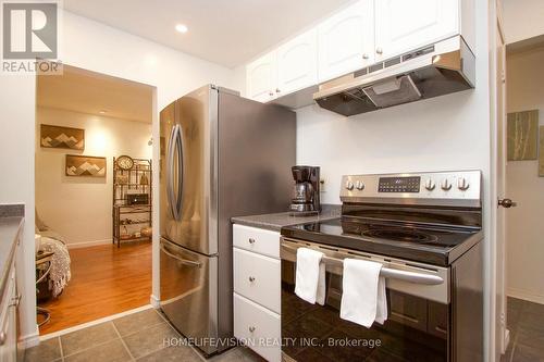 W12 - 220 Ormond Drive, Oshawa, ON - Indoor Photo Showing Kitchen