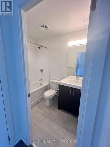 521 - 1010 Dundas Street, Whitby, ON - Indoor Photo Showing Bathroom