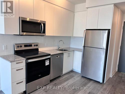 521 - 1010 Dundas Street, Whitby, ON - Indoor Photo Showing Kitchen With Stainless Steel Kitchen