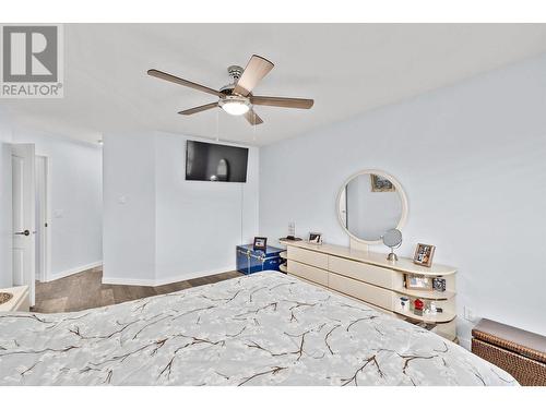 933 Harvey Avenue Unit# 309, Kelowna, BC - Indoor Photo Showing Bedroom