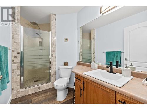 933 Harvey Avenue Unit# 309, Kelowna, BC - Indoor Photo Showing Bathroom