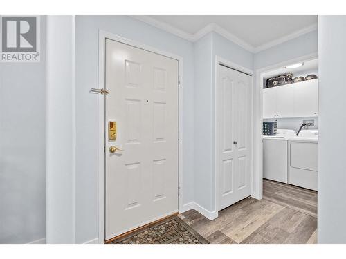 933 Harvey Avenue Unit# 309, Kelowna, BC - Indoor Photo Showing Laundry Room