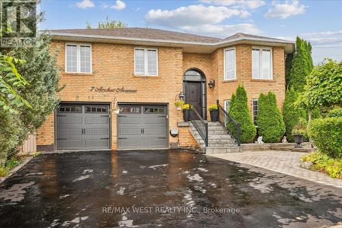 7 Archer Avenue, Bradford West Gwillimbury, ON - Outdoor With Facade