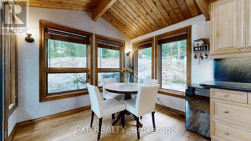 3413 Flat Rapids Lane, Severn, ON - Indoor Photo Showing Dining Room