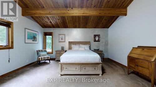 3413 Flat Rapids Lane, Severn, ON - Indoor Photo Showing Bedroom