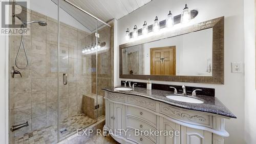 3413 Flat Rapids Lane, Severn, ON - Indoor Photo Showing Bathroom