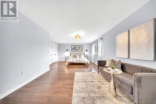 78 Balmoral Place, Barrie, ON - Indoor Photo Showing Living Room