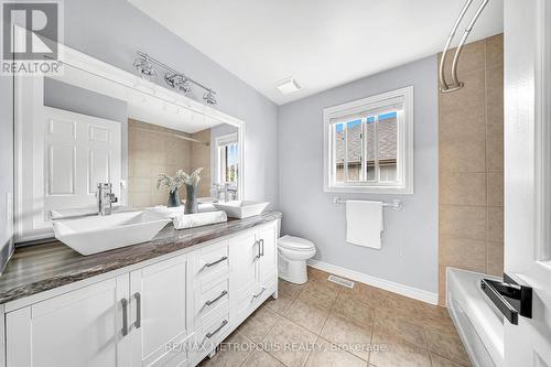 78 Balmoral Place, Barrie, ON - Indoor Photo Showing Bathroom