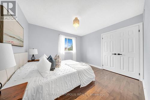 78 Balmoral Place, Barrie, ON - Indoor Photo Showing Bedroom