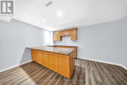 78 Balmoral Place, Barrie, ON - Indoor Photo Showing Kitchen