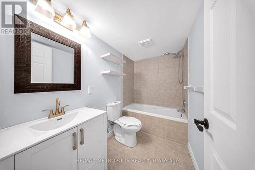 78 Balmoral Place, Barrie, ON - Indoor Photo Showing Bathroom