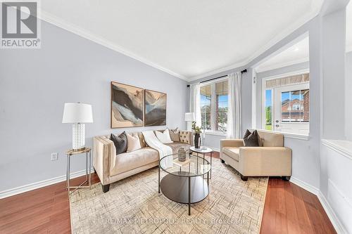 78 Balmoral Place, Barrie, ON - Indoor Photo Showing Living Room