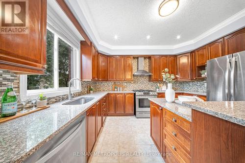 78 Balmoral Place, Barrie, ON - Indoor Photo Showing Kitchen With Stainless Steel Kitchen With Upgraded Kitchen