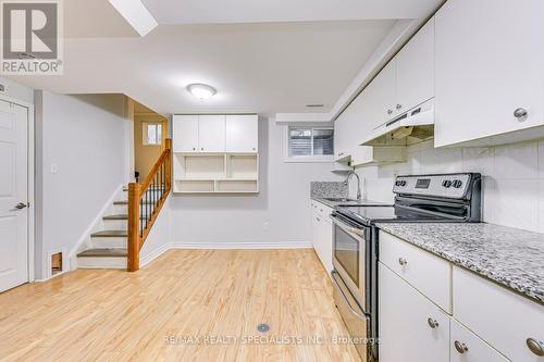 48 Camberley Crescent, Brampton, ON - Indoor Photo Showing Kitchen