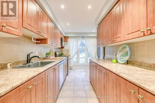 48 Camberley Crescent, Brampton, ON - Indoor Photo Showing Kitchen