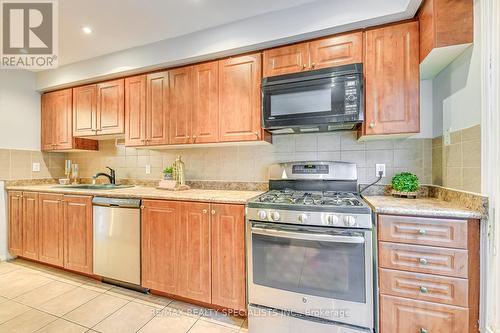 48 Camberley Crescent, Brampton, ON - Indoor Photo Showing Kitchen