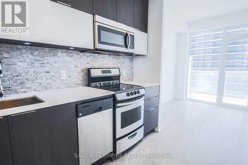 1607 - 56 Annie Craig Drive, Toronto, ON - Indoor Photo Showing Kitchen