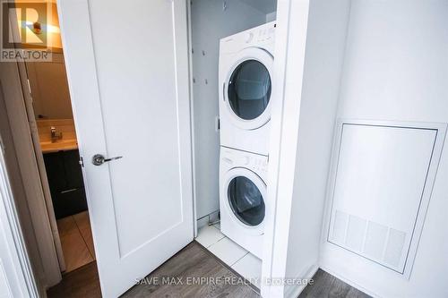 1607 - 56 Annie Craig Drive, Toronto, ON - Indoor Photo Showing Laundry Room