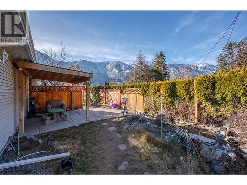 607 4Th Street Unit# 1, Keremeos, BC - Outdoor