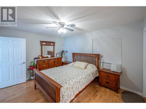 607 4Th Street Unit# 1, Keremeos, BC - Indoor Photo Showing Bedroom