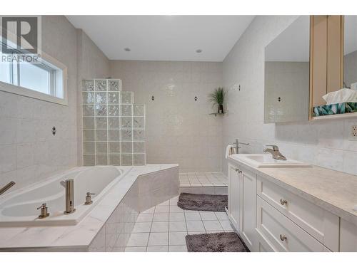 209 K View Crescent, Keremeos, BC - Indoor Photo Showing Bathroom