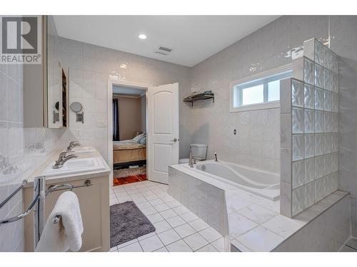 209 K View Crescent, Keremeos, BC - Indoor Photo Showing Bathroom