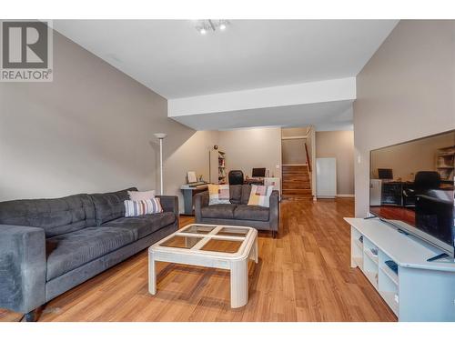 209 K View Crescent, Keremeos, BC - Indoor Photo Showing Living Room