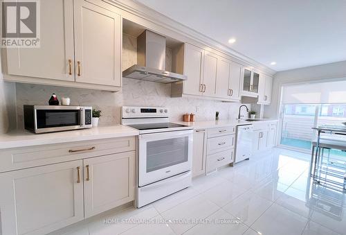 54 - 3030 Breakwater Court, Mississauga, ON - Indoor Photo Showing Kitchen