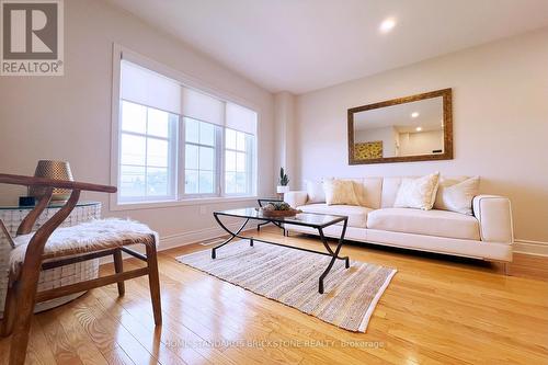 54 - 3030 Breakwater Court, Mississauga, ON - Indoor Photo Showing Living Room