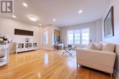 54 - 3030 Breakwater Court, Mississauga, ON - Indoor Photo Showing Living Room