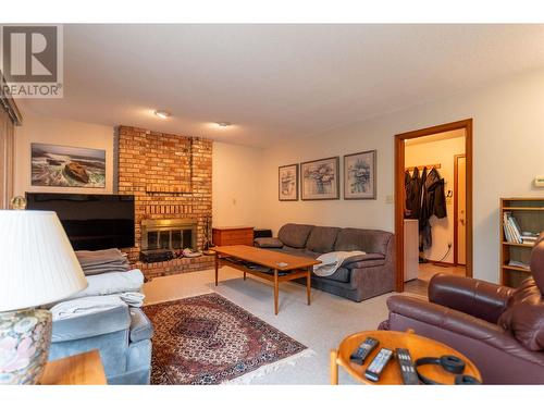 2615 Ridgeview Drive, Prince George, BC - Indoor Photo Showing Living Room With Fireplace