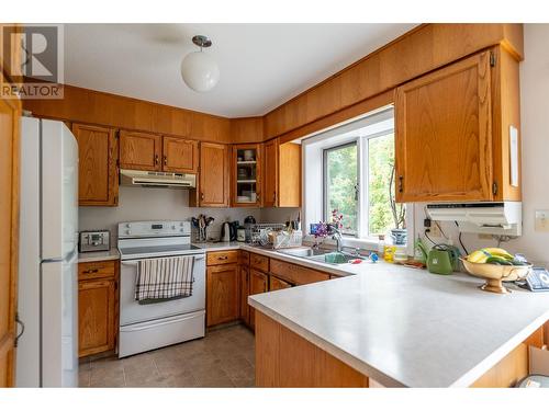 2615 Ridgeview Drive, Prince George, BC - Indoor Photo Showing Kitchen With Double Sink