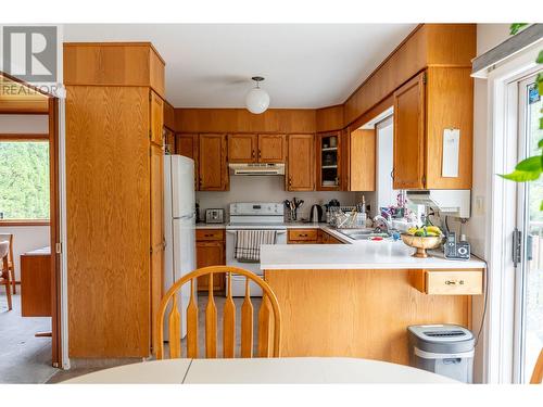 2615 Ridgeview Drive, Prince George, BC - Indoor Photo Showing Kitchen