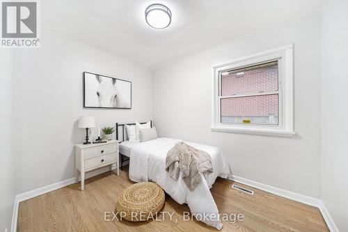 263 Castle Drive, London, ON - Indoor Photo Showing Bedroom