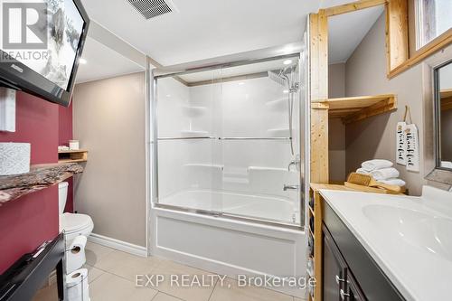 263 Castle Drive, London, ON - Indoor Photo Showing Bathroom